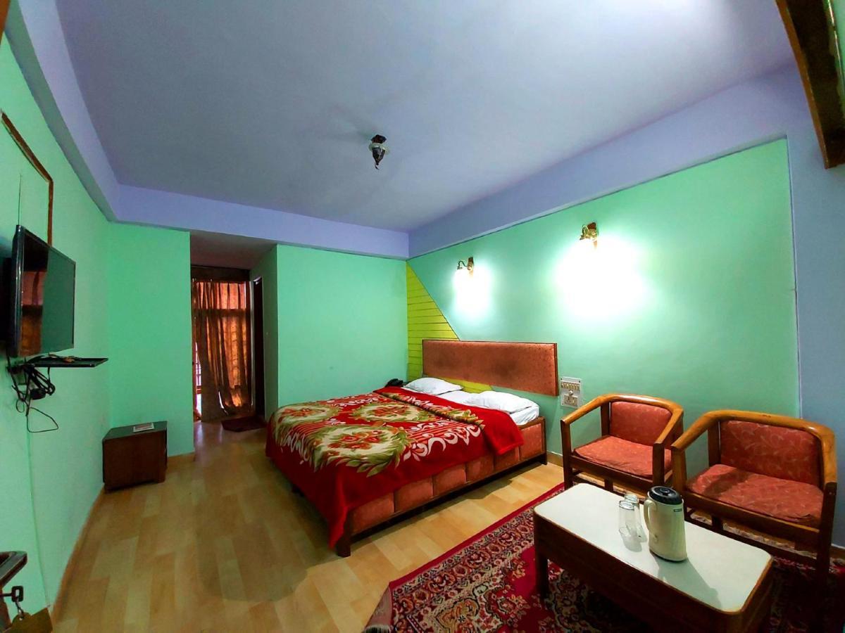 Hotel Radhe Continental Nainital Exterior foto