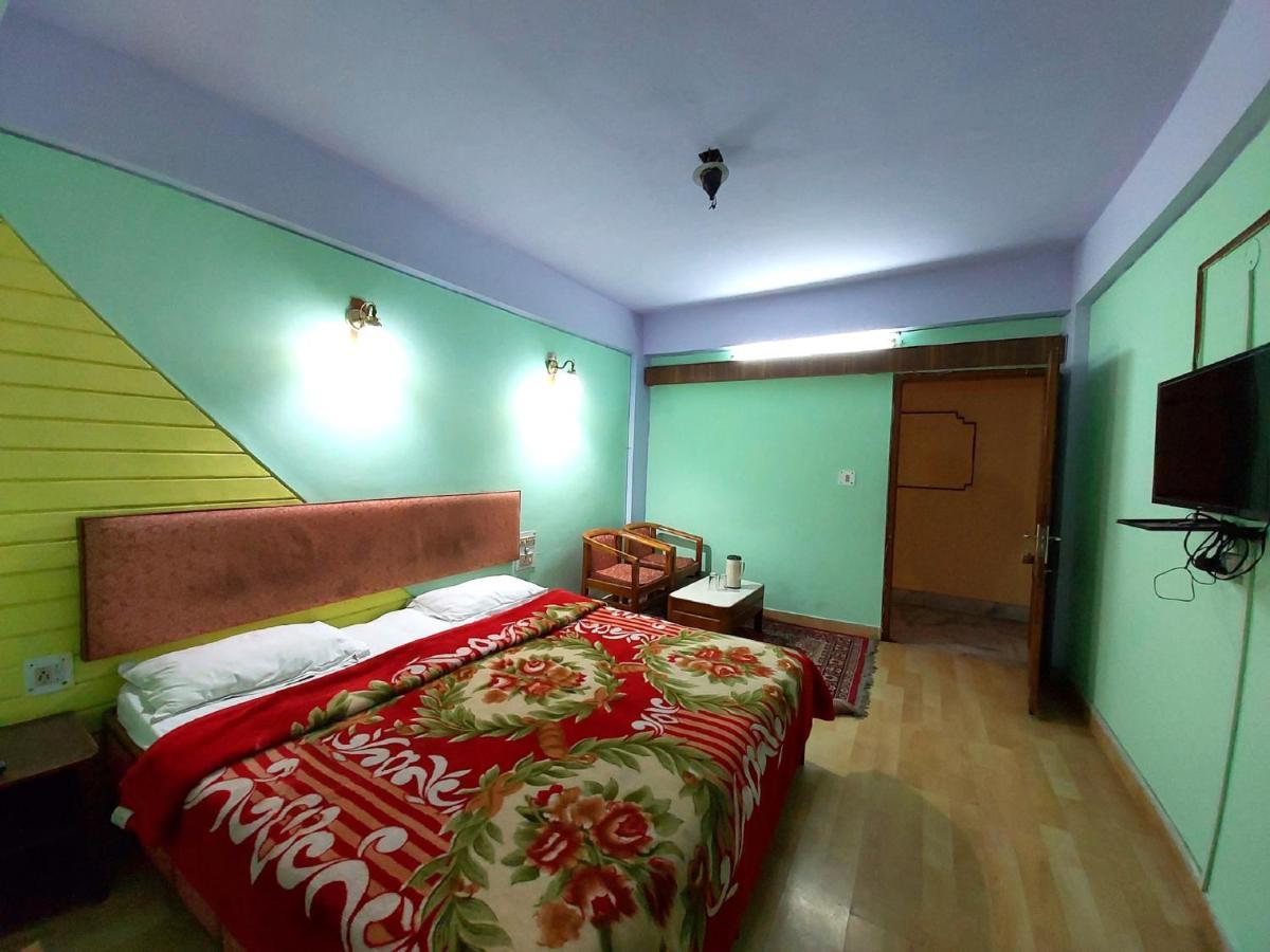 Hotel Radhe Continental Nainital Exterior foto